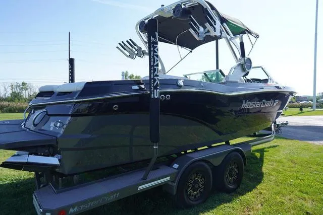 Slide: The Image of MasterCraft XT23 2019 - 6