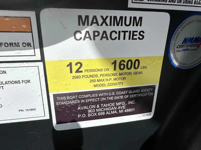 Slide: The Image of Avalon Catalina - 23 FT Quad Lounger w/ 200HP Mercury! 2025 - 10