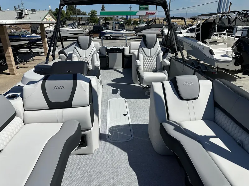 Slide: The Image of Avalon Catalina - 23 FT Quad Lounger w/ 200HP Mercury! 2025 - 13