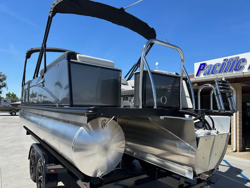 Slide: The Image of Avalon Catalina - 23 FT Quad Lounger w/ 200HP Mercury! 2025 - 4