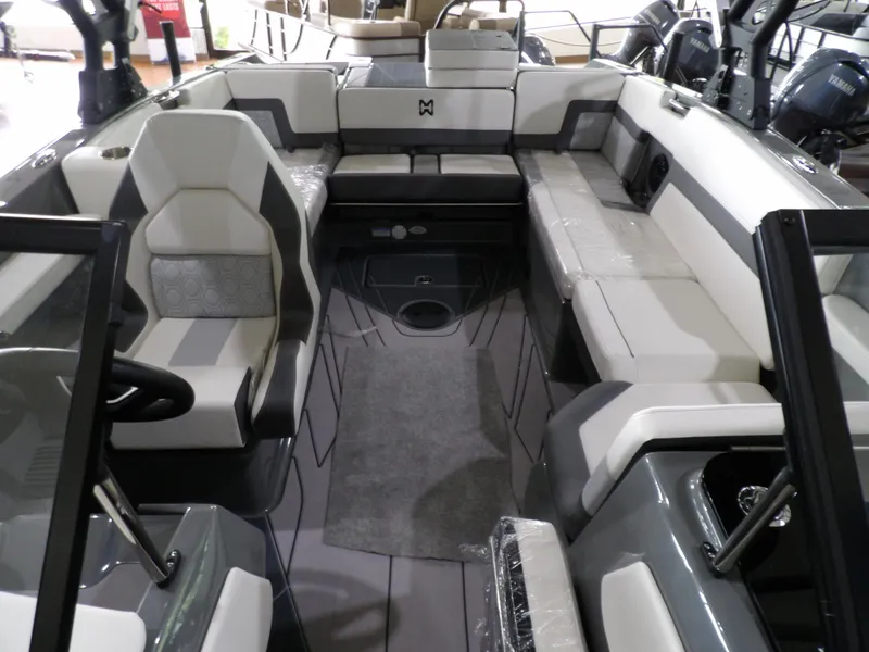 Slide: The Image of Heyday Wake Boats H22 2025 - 11