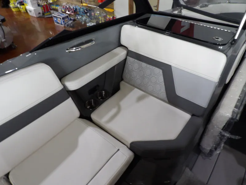 Slide: The Image of Heyday Wake Boats H22 2025 - 8