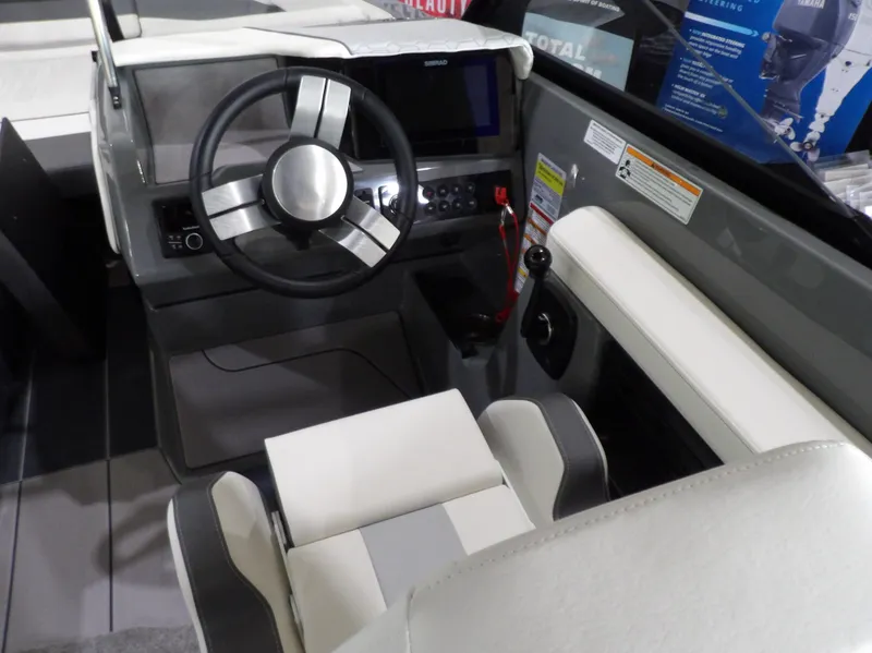 Slide: The Image of Heyday Wake Boats H22 2025 - 9