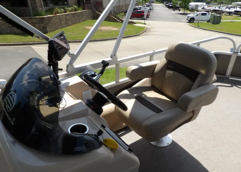 Slide: The Image of Sun Tracker SIG Fishin'Barge 22 2017 - 12