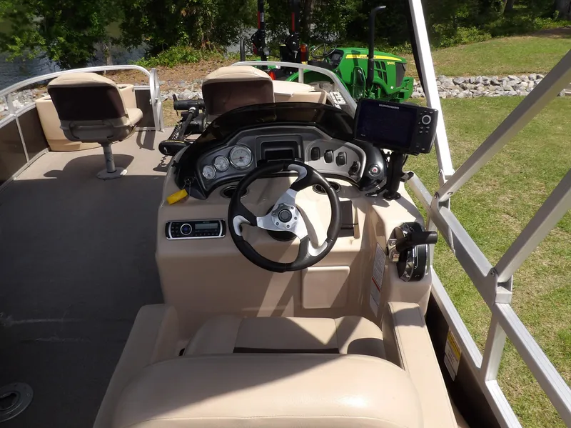 Slide: The Image of Sun Tracker SIG Fishin'Barge 22 2017 - 14