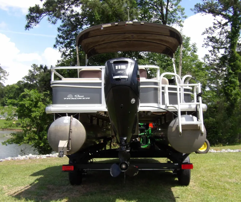 Slide: The Image of Sun Tracker SIG Fishin'Barge 22 2017 - 3