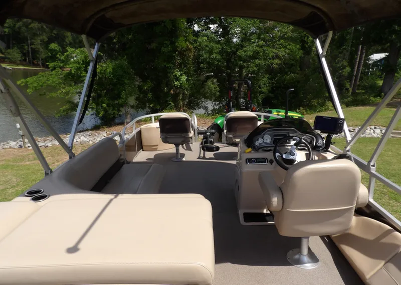 Slide: The Image of Sun Tracker SIG Fishin'Barge 22 2017 - 9