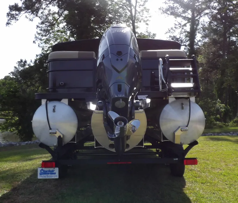 Slide: The Image of Veranda Relax 22 RC 2025 - 2