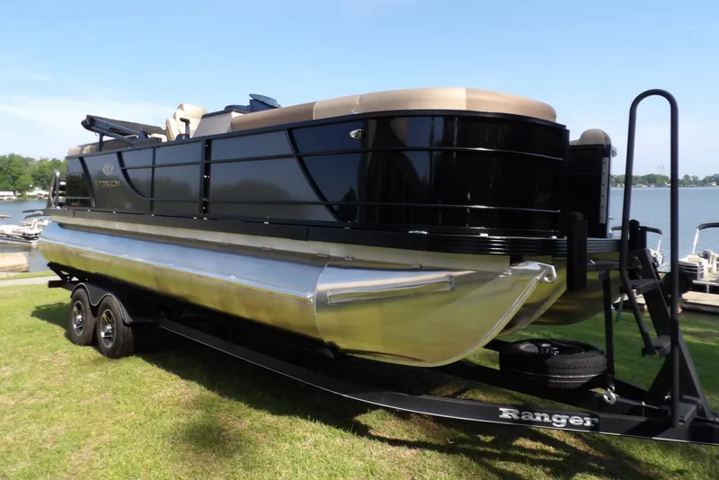 Slide: The Image of Veranda Relax 22 RC 2025 - 8