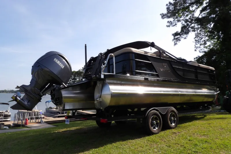 Slide: The Image of Veranda Relax 22 RC 2025 - 9