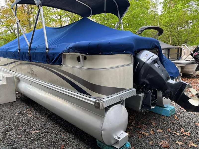 Slide: The Image of Bennington 2575RL 2005 - 13