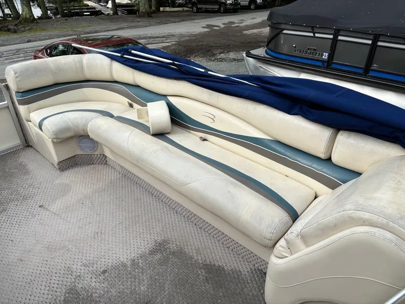 Slide: The Image of Bennington 2575RL 2005 - 7