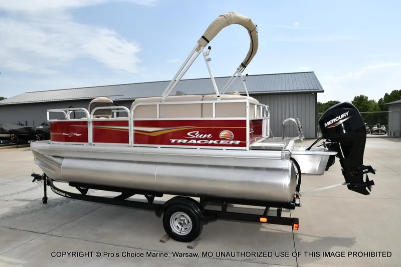 Slide: The Image of Sun Tracker Bass Buggy 16 XL Select w/50HP CT 4 Stroke 2025 - 14