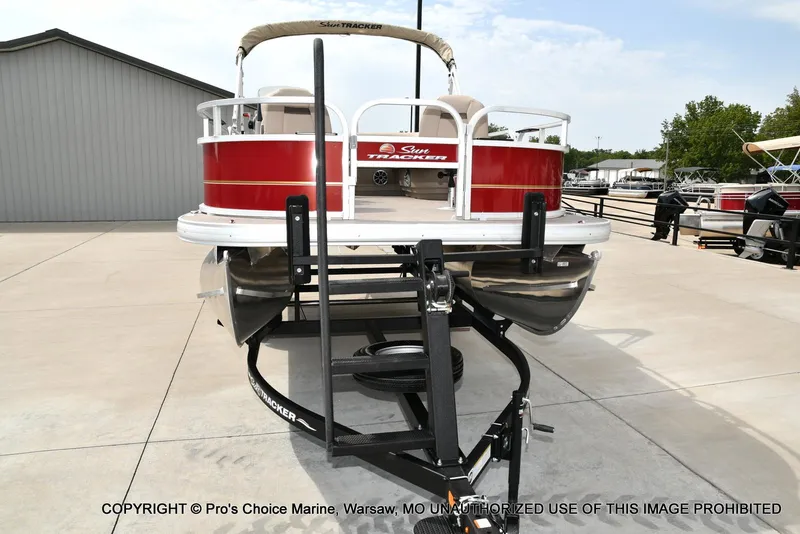 Slide: The Image of Sun Tracker Bass Buggy 16 XL Select w/50HP CT 4 Stroke 2025 - 17