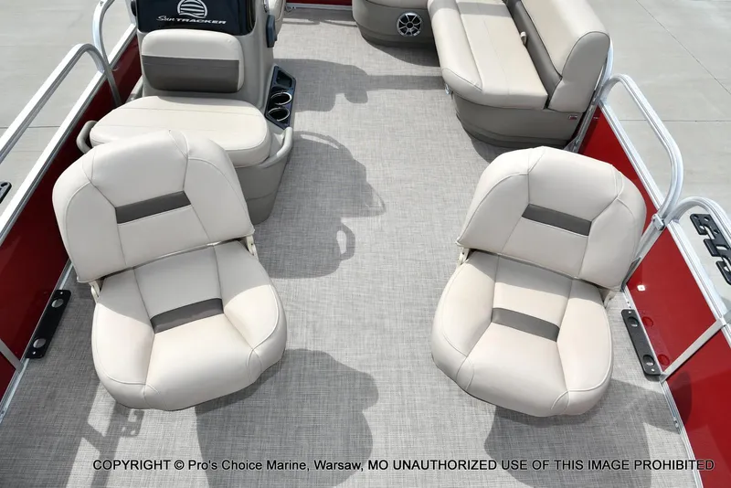 Slide: The Image of Sun Tracker Bass Buggy 16 XL Select w/50HP CT 4 Stroke 2025 - 18