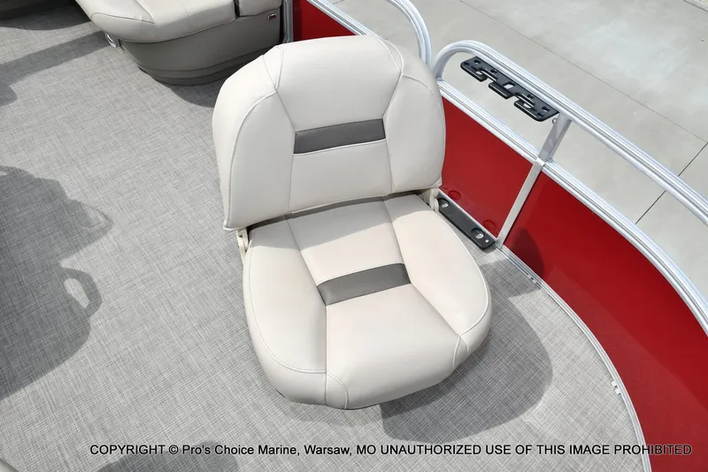 Slide: The Image of Sun Tracker Bass Buggy 16 XL Select w/50HP CT 4 Stroke 2025 - 20