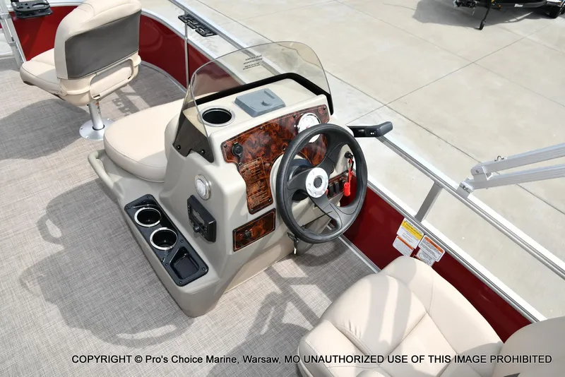 Slide: The Image of Sun Tracker Bass Buggy 16 XL Select w/50HP CT 4 Stroke 2025 - 33