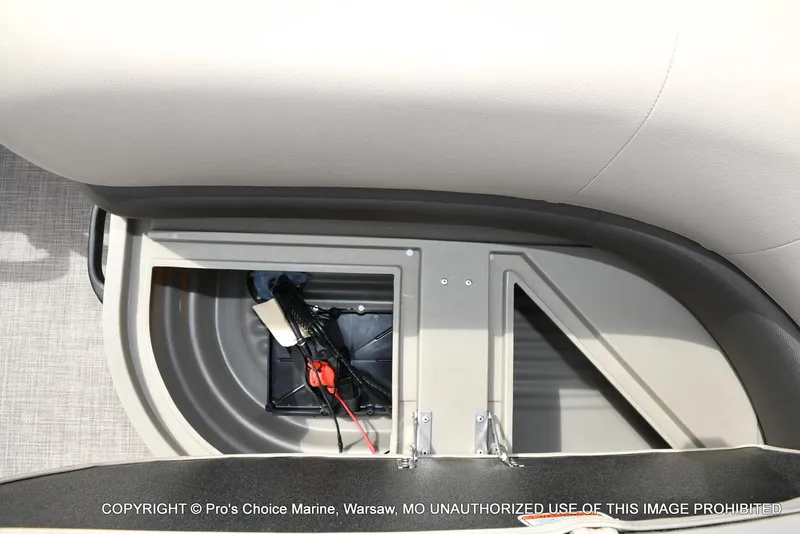 Slide: The Image of Sun Tracker Bass Buggy 16 XL Select w/50HP CT 4 Stroke 2025 - 38