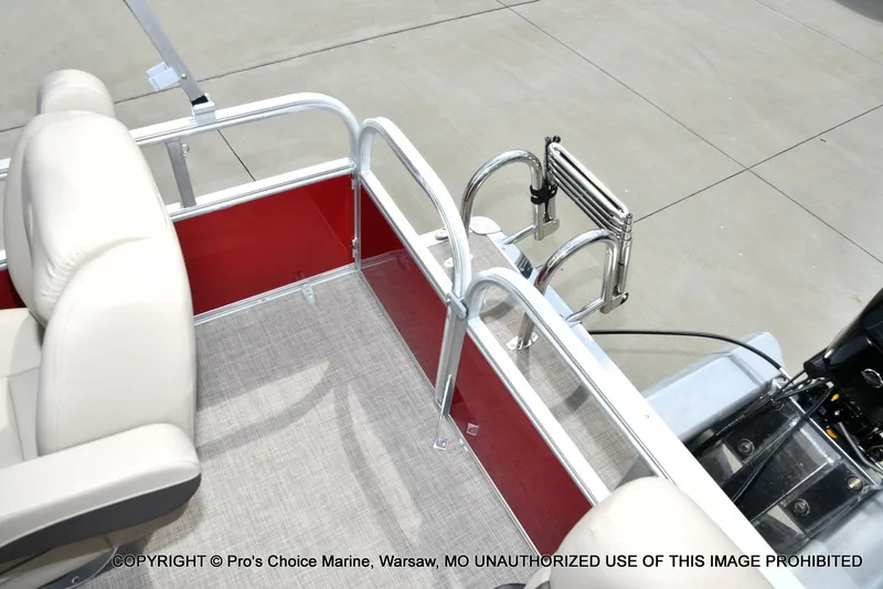 Slide: The Image of Sun Tracker Bass Buggy 16 XL Select w/50HP CT 4 Stroke 2025 - 39