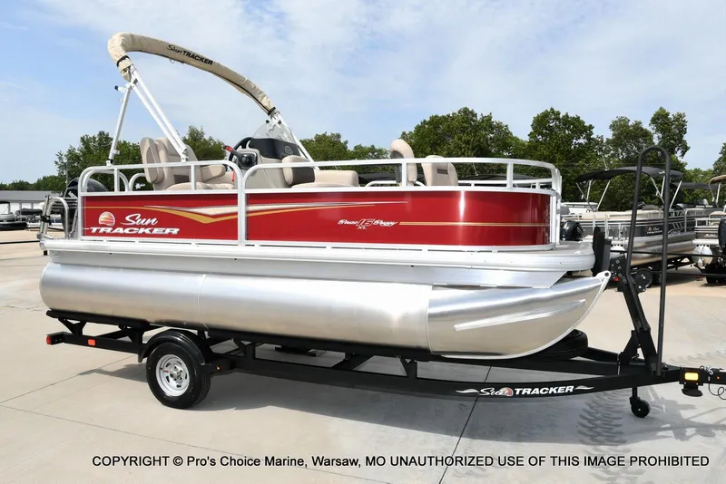 Slide: The Image of Sun Tracker Bass Buggy 16 XL Select w/50HP CT 4 Stroke 2025 - 51