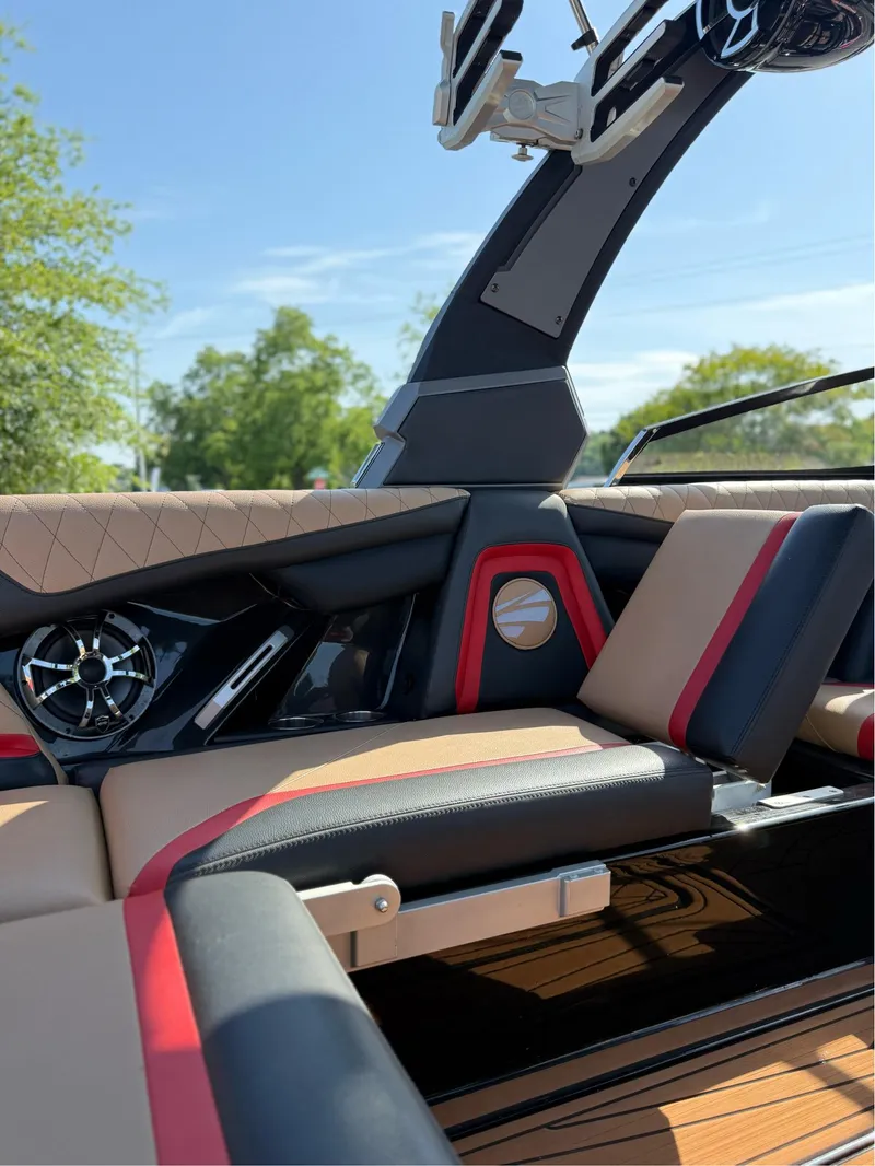 Slide: The Image of Tigé RZX2 2019 - 14