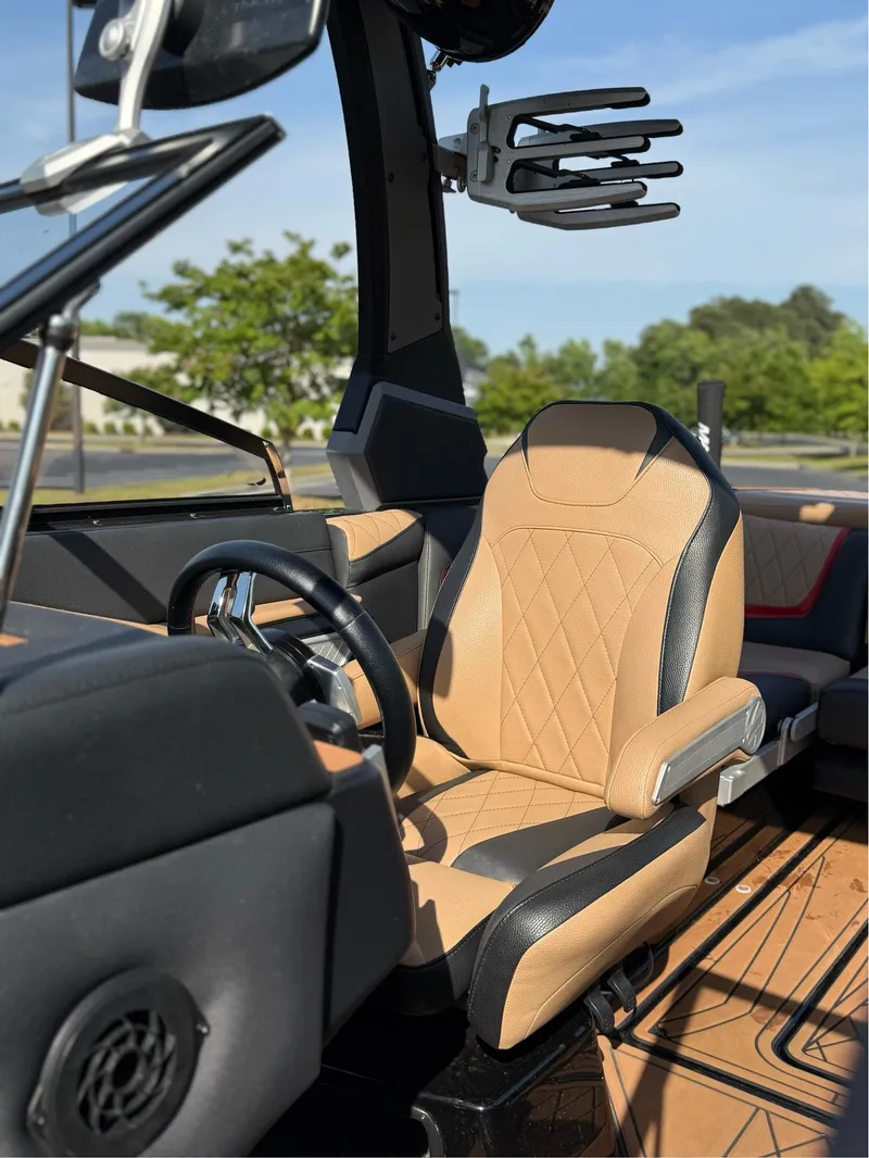 Slide: The Image of Tigé RZX2 2019 - 17