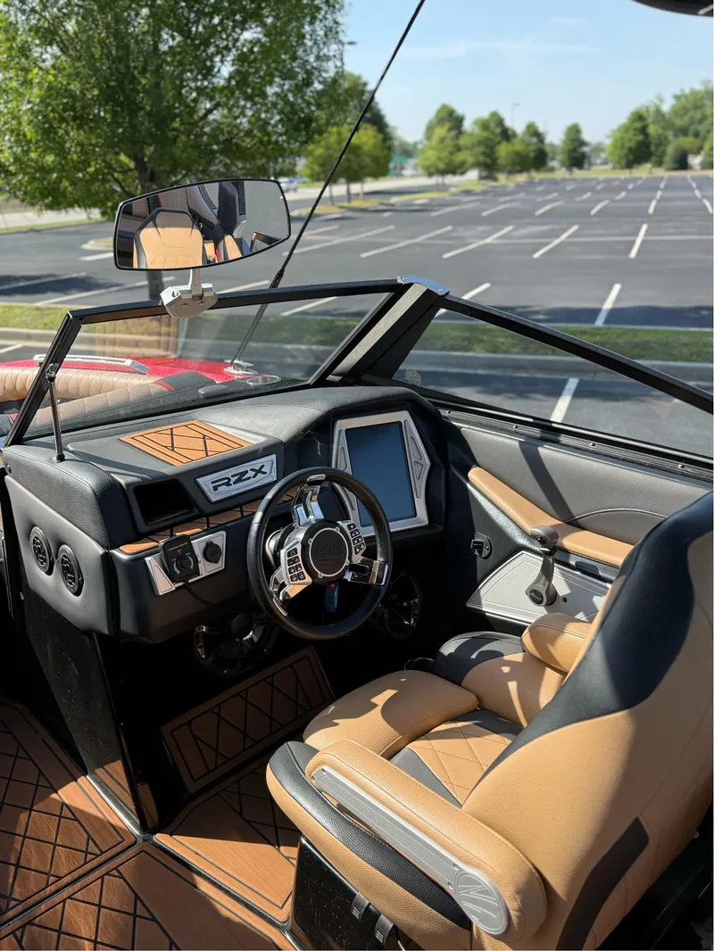 Slide: The Image of Tigé RZX2 2019 - 19