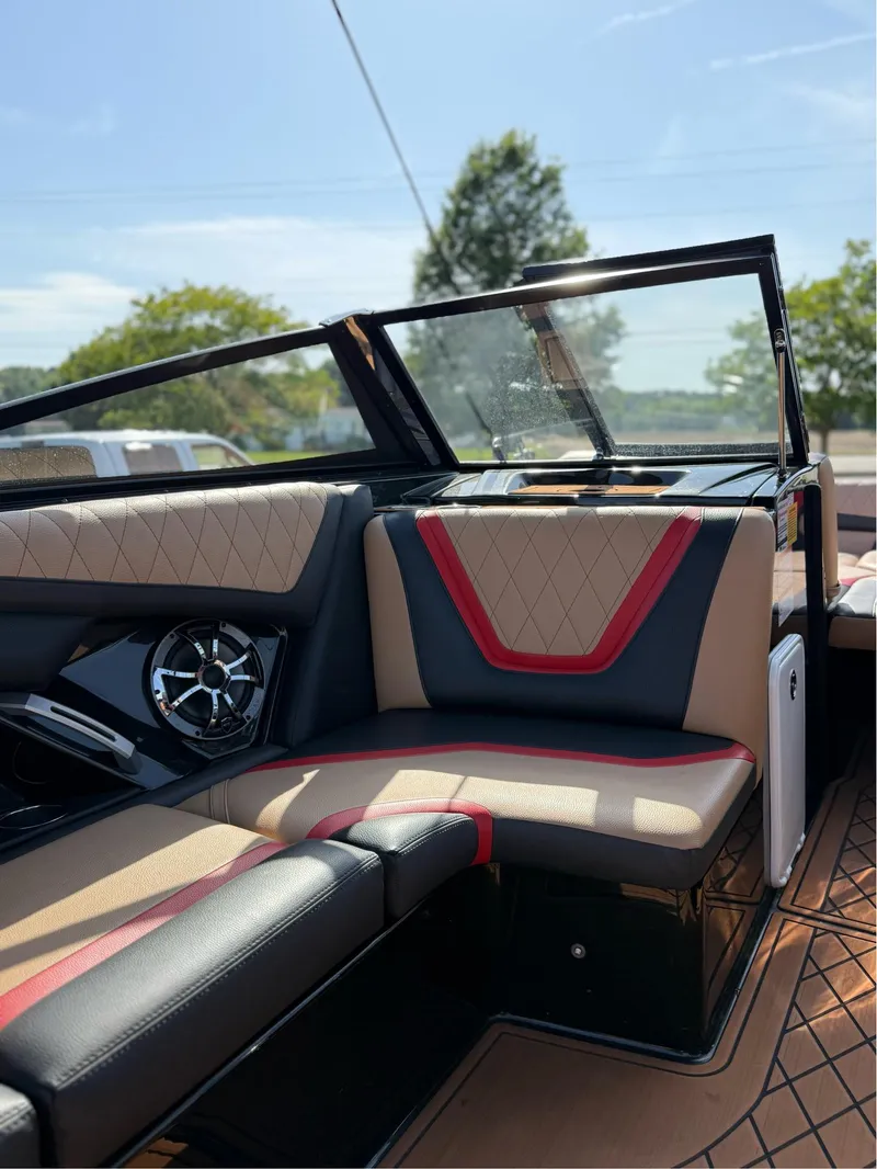 Slide: The Image of Tigé RZX2 2019 - 21