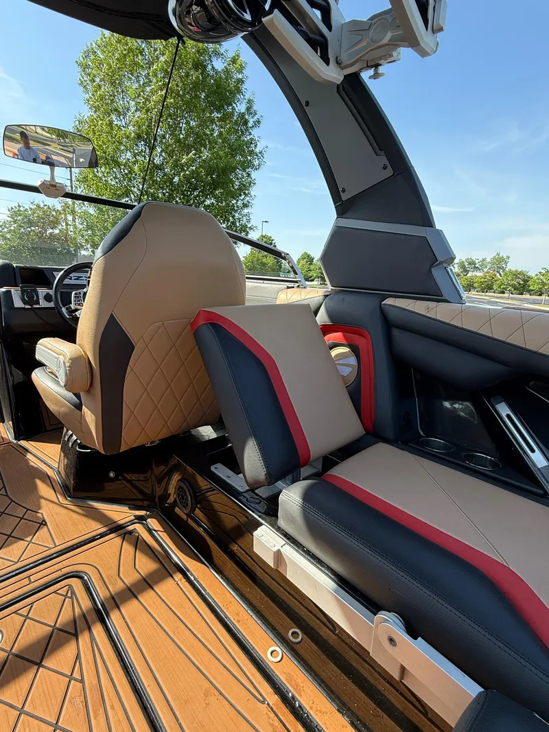 Slide: The Image of Tigé RZX2 2019 - 22