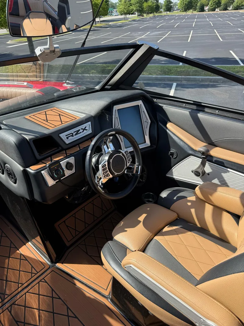 Slide: The Image of Tigé RZX2 2019 - 28