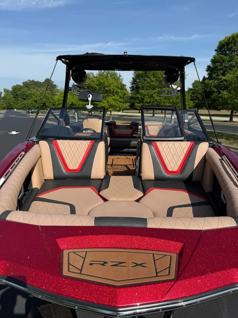 Slide: The Image of Tigé RZX2 2019 - 32