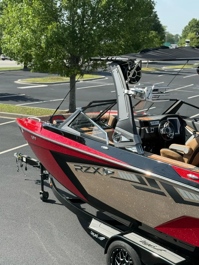 Slide: The Image of Tigé RZX2 2019 - 4