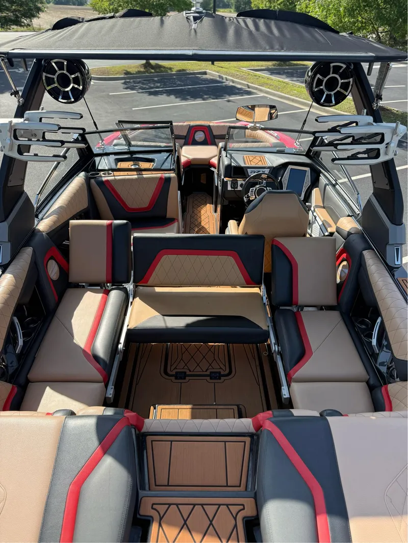 Slide: The Image of Tigé RZX2 2019 - 9