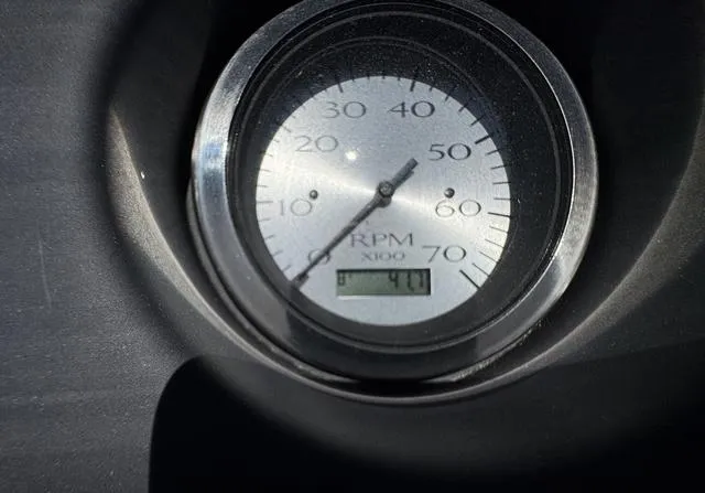 Slide: The Image of Tachometer displaying 4700 RPM on a 2023 Bennington SX Fish 22 SXFAPG boat. - 24
