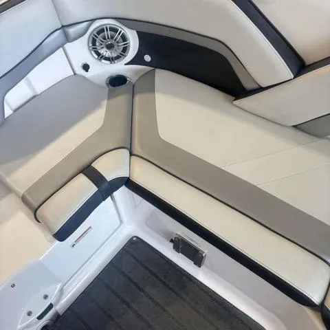 Slide: The Image of Yamaha 212X 2015 - 5