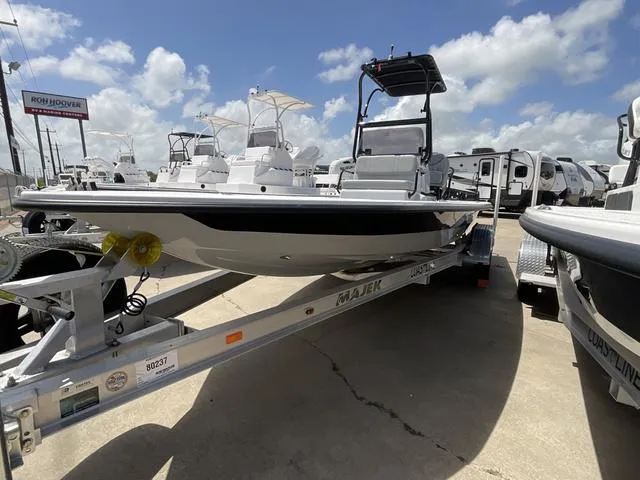 Slide: The Image of Majek 22 XTREME 2025 - 3