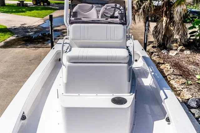 Slide: The Image of Majek M2 ILLUSION 2025 - 8