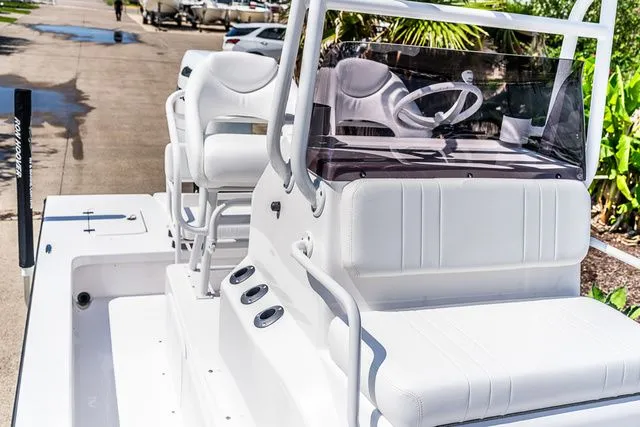 Slide: The Image of Majek M2 ILLUSION 2025 - 9