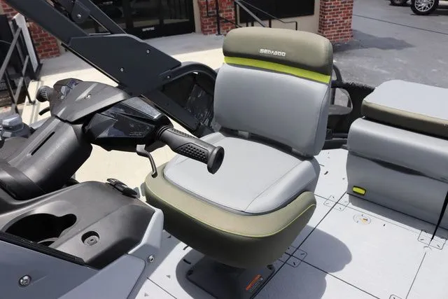 Slide: The Image of Sea-Doo Switch Fish 18 2025 - 17