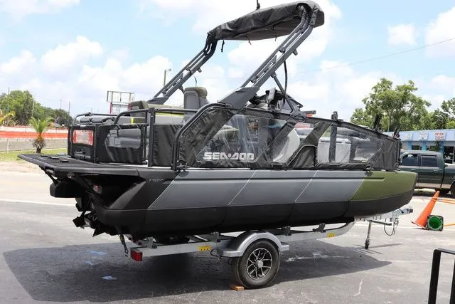 Slide: The Image of Sea-Doo Switch Fish 18 2025 - 5