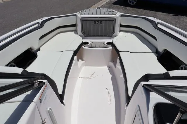 Slide: The Image of Yamaha 252SE-MIST GRAY-GALVANIZED 2025 - 12