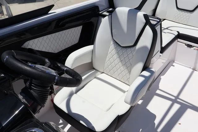 Slide: The Image of Yamaha 252SE-MIST GRAY-GALVANIZED 2025 - 17