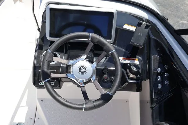 Slide: The Image of Yamaha 252SE-MIST GRAY-GALVANIZED 2025 - 18