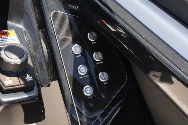 Slide: The Image of Yamaha 252SE-MIST GRAY-GALVANIZED 2025 - 20