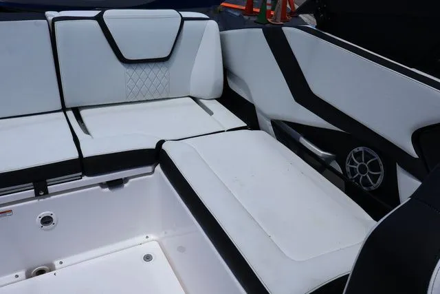 Slide: The Image of Yamaha 252SE-MIST GRAY-GALVANIZED 2025 - 23