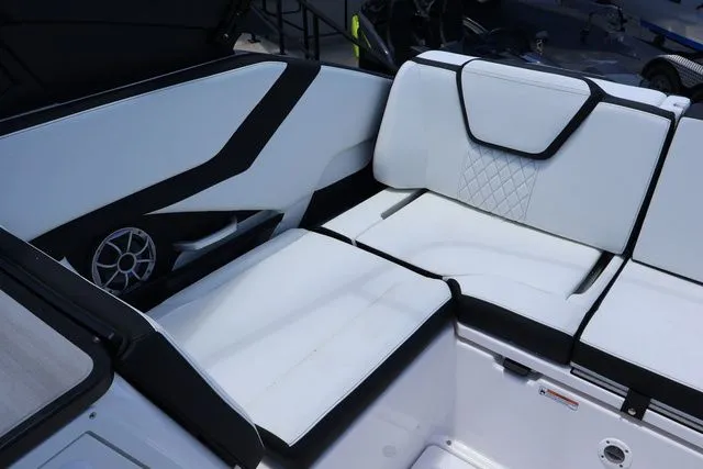 Slide: The Image of Yamaha 252SE-MIST GRAY-GALVANIZED 2025 - 24