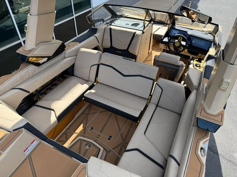 Slide: The Image of Nautique Paragon G23 2026 - 10