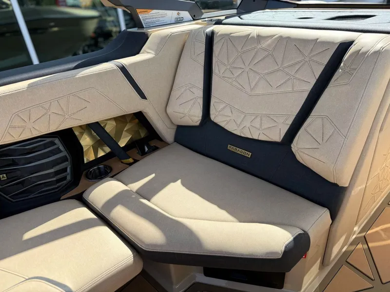 Slide: The Image of Nautique Paragon G23 2026 - 15