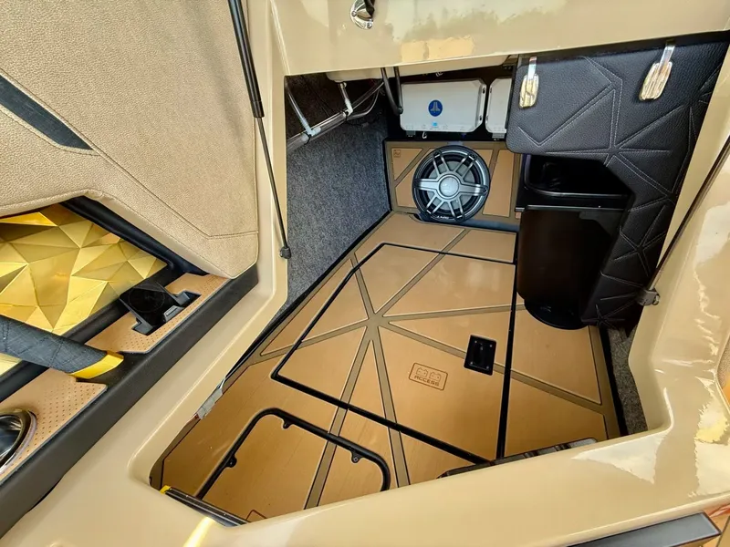 Slide: The Image of Nautique Paragon G23 2026 - 17