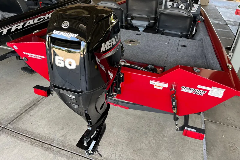 Slide: The Image of 2025 Tracker Pro Team 175 Crappie Edition boat with Mercury 60 outboard motor. - 6